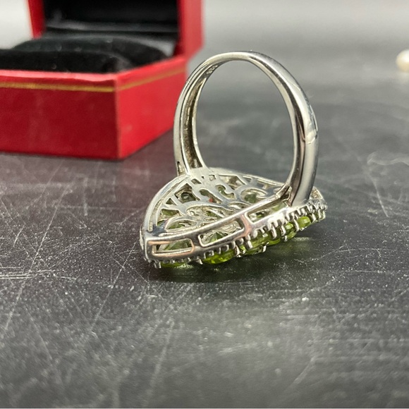 Sterling Silver Peridot Ring - Picture 7 of 8